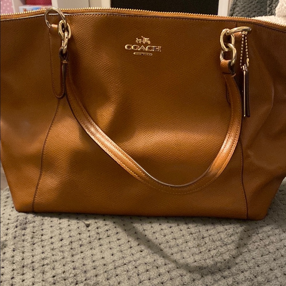Coach Brown Tote Bag with Leather Finish